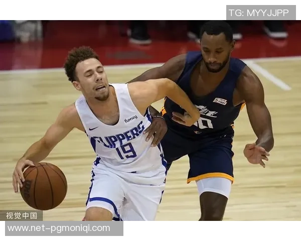 夏季联赛精彩对决爵士队挑战骑士队展现年轻球员风采与实力较量